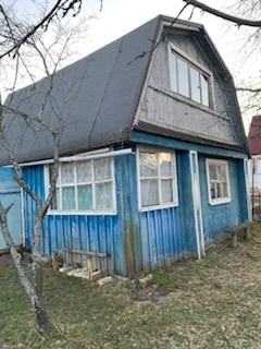 Продаем дачу в СНТ Дружба, находится рядом с Зеленым городом (за Базой 17). В 17 км от Нижнего Новгорода, удобная транспортная развязка. Участок 5 соток, ровный, есть возможность дополнительного увеличения площади на 2 сотки. Дача 2-х этажная, размером 4.5х5, материал стен садового дома-сруб, также 