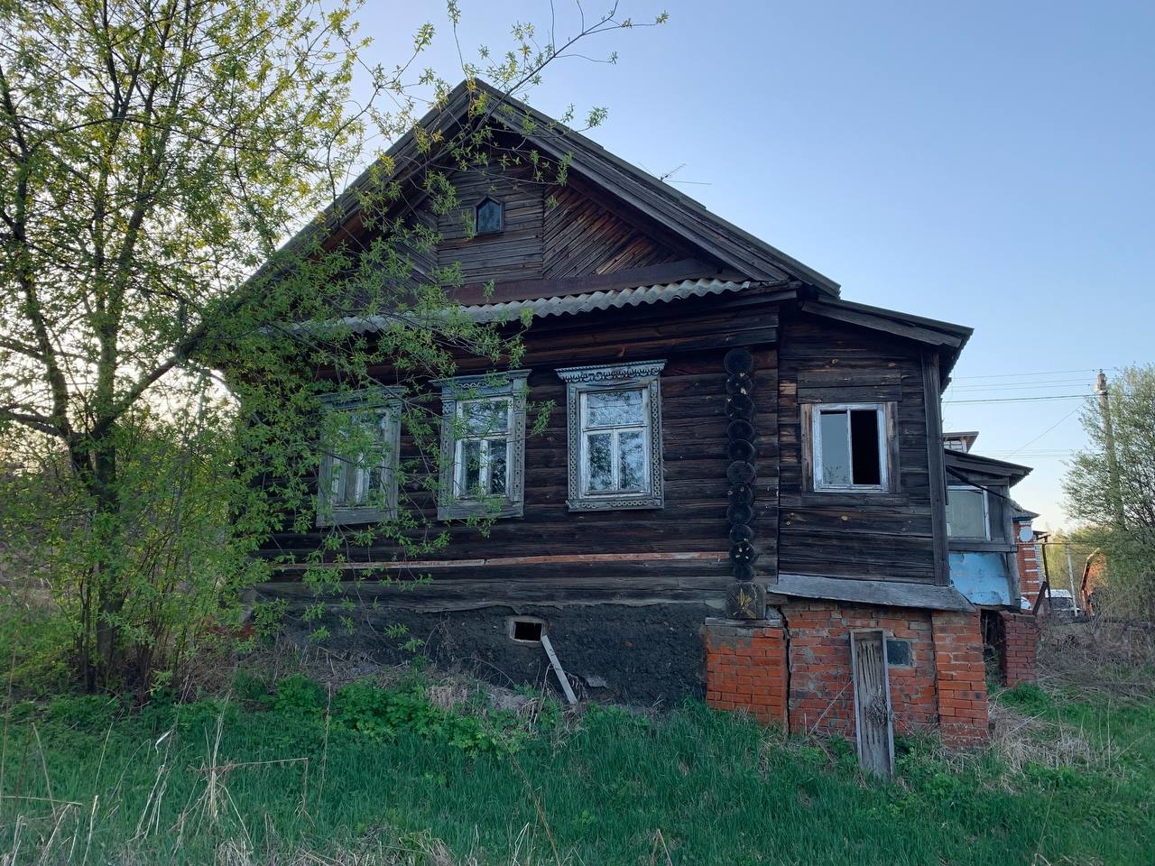 Продается дом 32,4m2 на участке земли 17 соток(ЛПХ) в д. Михальчиково Кстовский р-н ул. Северная, 28. 

▫️Дом бревенчатый (сруб в хорошем состоянии). 
• В доме: электричество, центральная вода, выгребная яма. 
• Газ по границе участка. 

▫️Земля - 1/3 участка под небольшим уклоном использовалась под