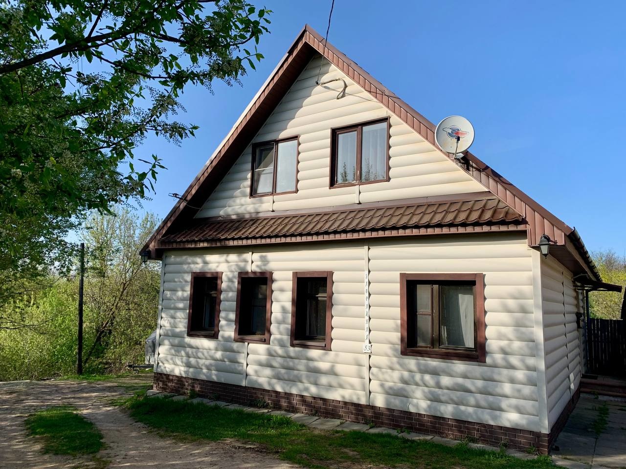Выставляется на продажу дом 140m2 (бревно) уч.земли 18 сот. в с. Шава Кстовский р-н. ул. Завражная, 53

Дом построен из качественных материалов и находится в тихом, экологически чистом районе на тупиковой улице. 

▫️Первый этаж:
• две комнаты 
• кухня – гостиная 
• туалет, душевая 
• хозблок 

▫️Вто