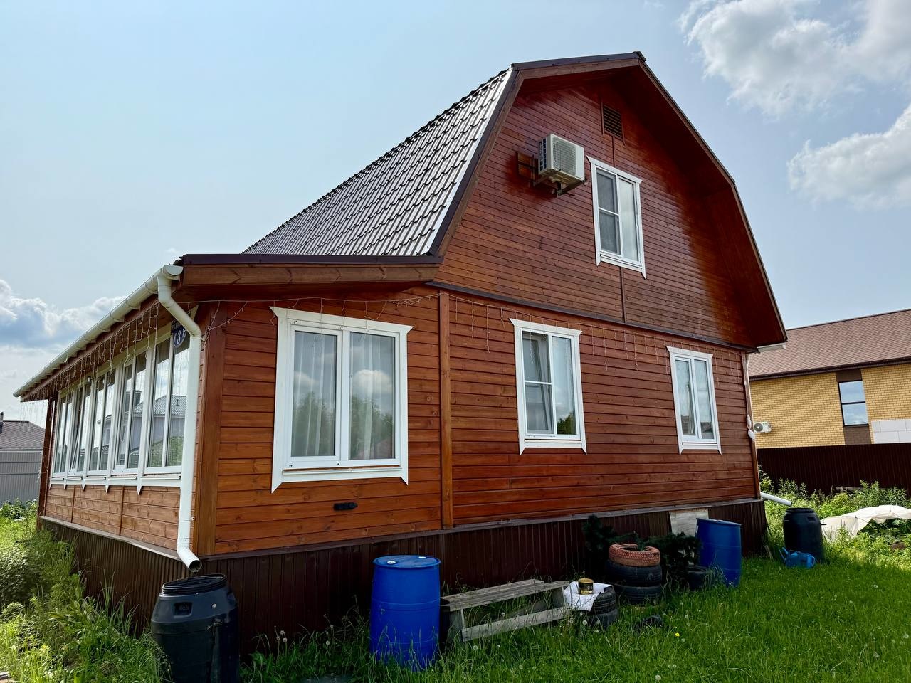Дом (брус) S=109m2 земли 10 соток в коттеджном поселке Михальчиково г.о. Нижнего Новгорода ул. Раздольная,3

Цена 7 500 000

Отличное предложение для жизнерадостной семьи!

Выставляется на продажу дом построенный в 2017 году по Канадской технологии из клеенного бруса и установлен на ж/б сваи. Крыша 