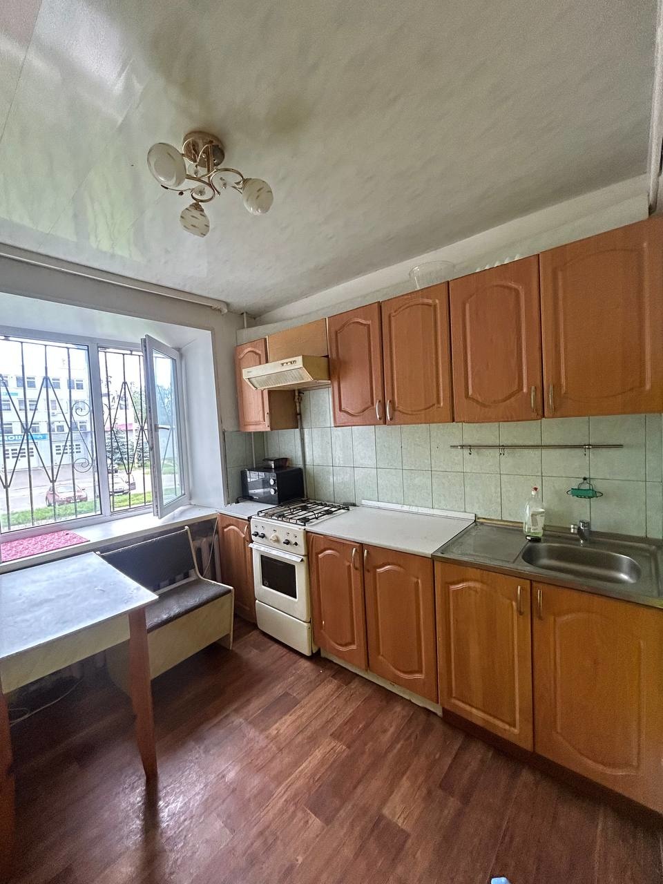 Продается уютная 2-комнатная квартира, 49 кв.м

- Адрес: г. Кстово, ул. Нижегородская, д. 3
- Этаж: 1 из 9, кирпичный дом
- Общая площадь: 49 кв.м
- Кухня 8 кв.м
- Санузел совмещенный, в плитке
- Просторная прихожая
- Лоджия с погребом и кладовая для хранения
- Удобное расположение в центре города —