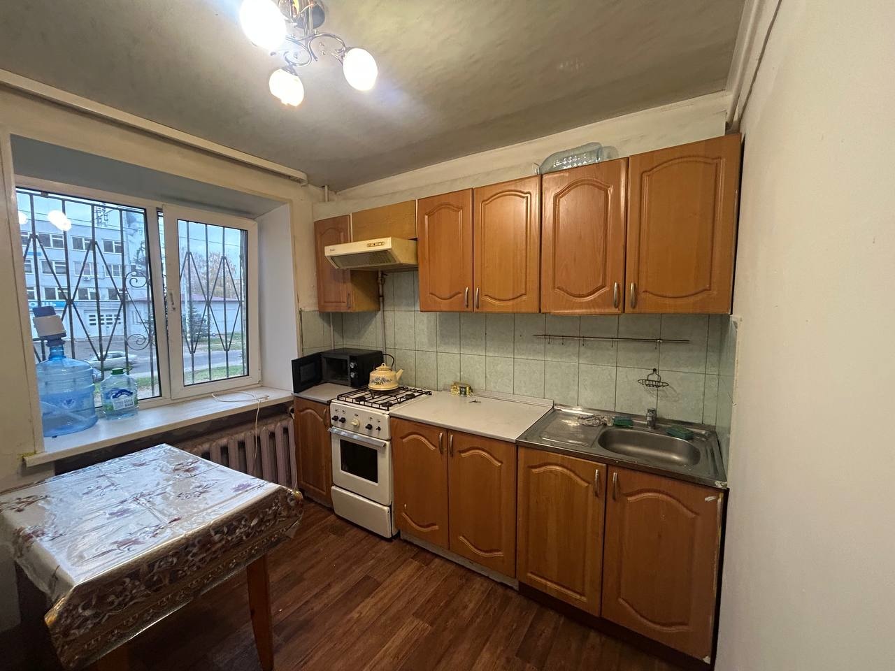 Продается уютная 1-комнатная квартира, 49 кв.м

- Адрес: г. Кстово, ул. Нижегородская, д. 3
- Этаж: 1 из 9, кирпичный дом
- Общая площадь: 49 кв.м
- Кухня 8 кв.м
- Санузел совмещенный, в плитке
- Просторная прихожая
- Лоджия с погребом и кладовая для хранения
- Удобное расположение в центре города —