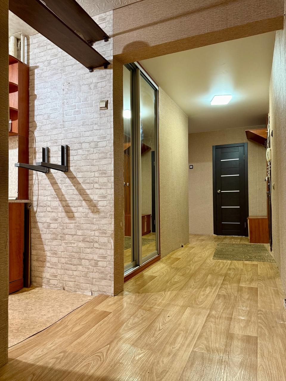 Предложение для взрослой семьи!
В продаже 3-к квартира S=58.9m2 5/5эт.(есть тех этаж) в г.Лысково Нижегородская обл. ул.Комарова,9

▫️Квартира с удобной планировкой, где кухня находится между залом и двумя комнатами. 

• Требуется косметический ремонт

Рядом школа-5, садики, ТЦ «Александрия», Сберба