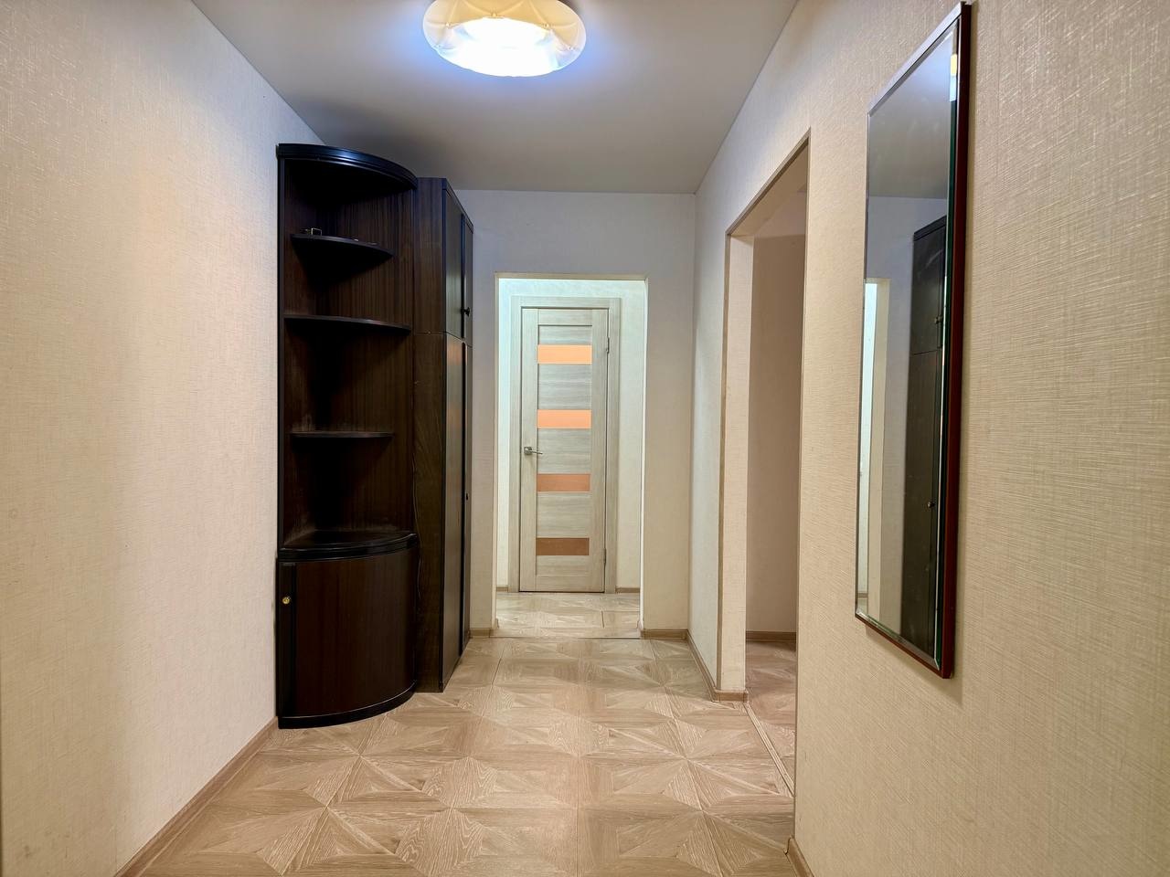 Отличное предложение для молодой семьи!
Выставляется на продажу 2-к. квартира, 58,8 мг, 8/11 эт г.о.Нижний Новгород, Кстово, пер. Первостроителей, 1к2

▫️Квартира с удобной планировкой:
• комнаты на разные стороны 
• просторный хол

▫️Во дворе:
• детская площадка 
• парковка 
• видео наблюдение 

Хо