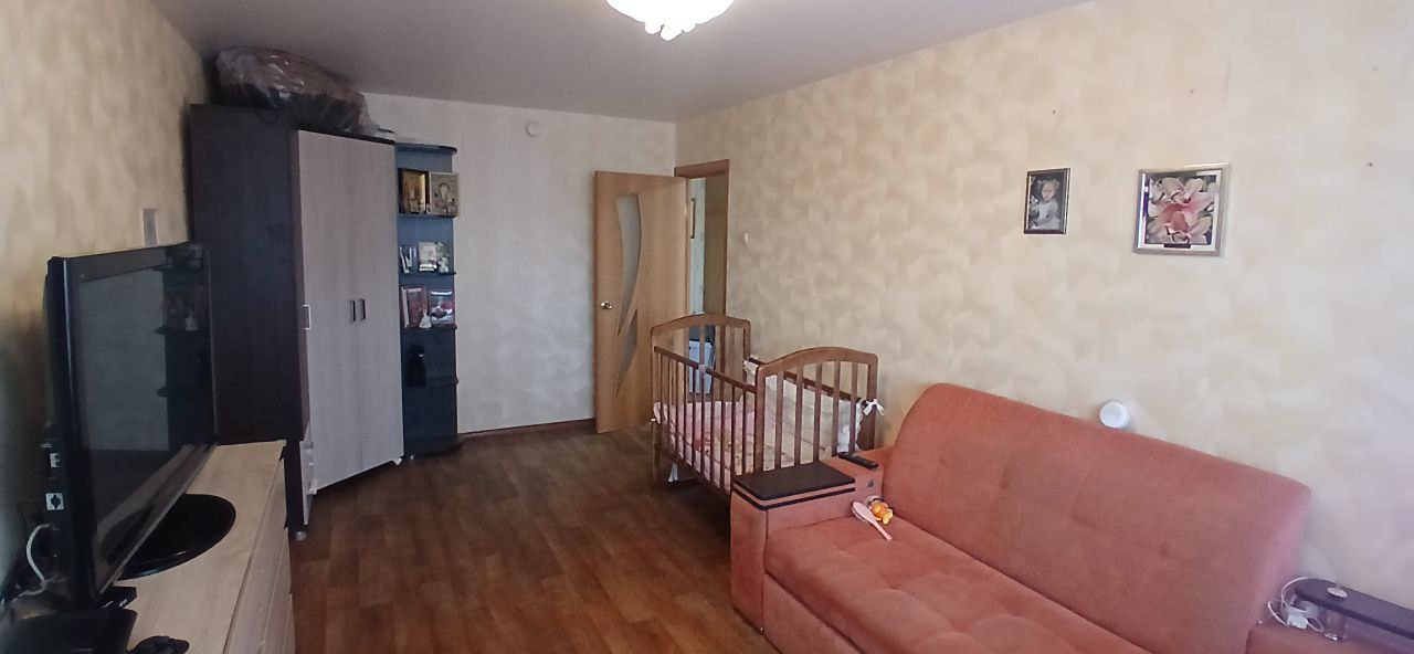 Продаётся уютная двухкомнатная брежневка в кирпичном доме

- Просторные изолированные комнаты
- Тёплый  дом, обеспечивающий комфорт в любое время года
- Общая площадь — 46,4 м²
- Квартира в жилом состоянии, готова к заселению
- Альтернатива по сделке уже подобрана
- Отличное расположение: напротив ш