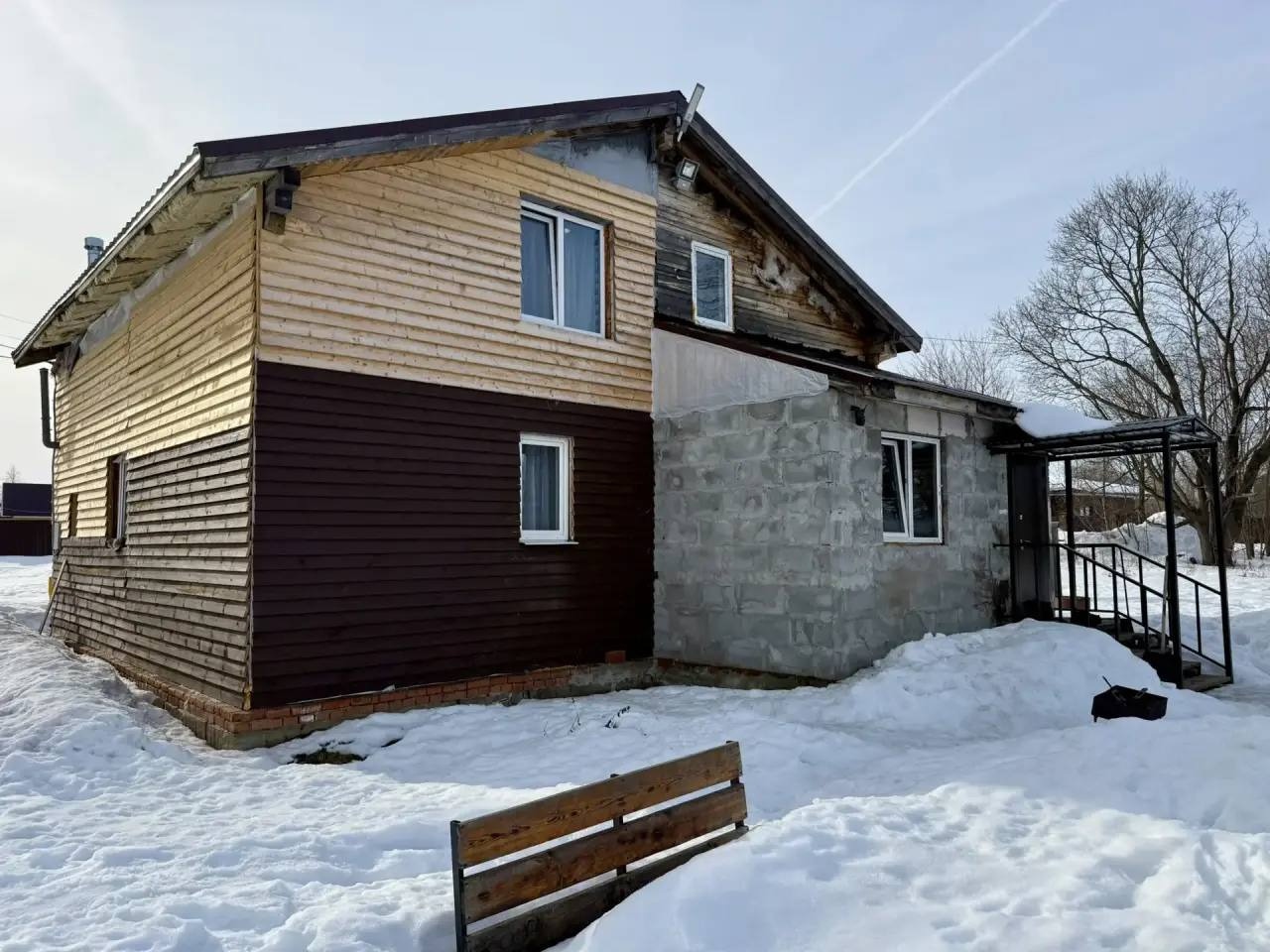 Отличное предложение для молодой или взрослой семьи. 
В продаже дом S=162m2 Sземли=14сот с.Чернуха г.о.Нижний Новгород ул.Троицкого,35Г  

▫️Дом из бруса утеплен и обшит доской в стиле «ёлочка». 
Подведены все коммуникации:
- электричество 15кВт(медный провод)
- газ, отопление АГВ 
- вода (скважина)
