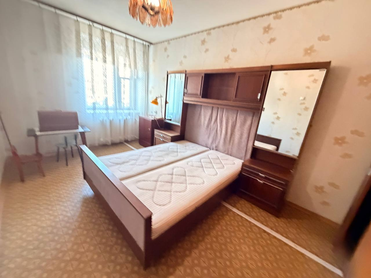 ? Продается уютная квартира в самом сердце города! ?

✨ Мечтаете о комфортной жизни в центре? ✨

Представляем вашему вниманию теплую и светлую 2-комнатную квартиру площадью 47.9 м² по адресу: ул. Ленина, д. 1.

? Идеальное расположение:

- Самый центр города, площадь Ленина – вся инфраструктура в ша