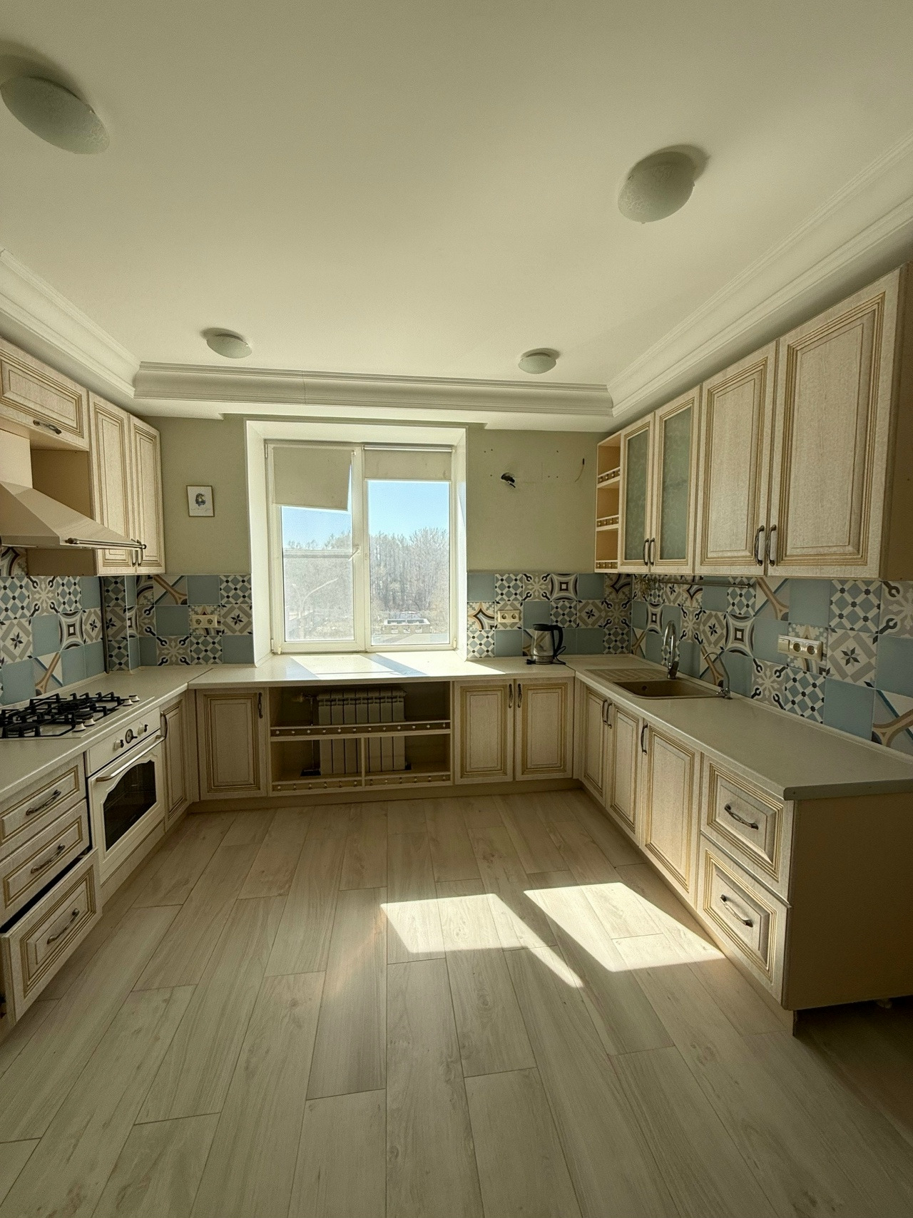 ✨ Ваша мечта о светлой и уютной квартире становится реальностью! ✨

Представляем вашему вниманию идеальную 1-комнатную квартиру с улучшенной планировкой, которая покорит вас с первого взгляда!


- Площадь: 45,1 м² — просторно и комфортно для жизни.
- Этаж: 4 из 11 — оптимальное расположение, золотая