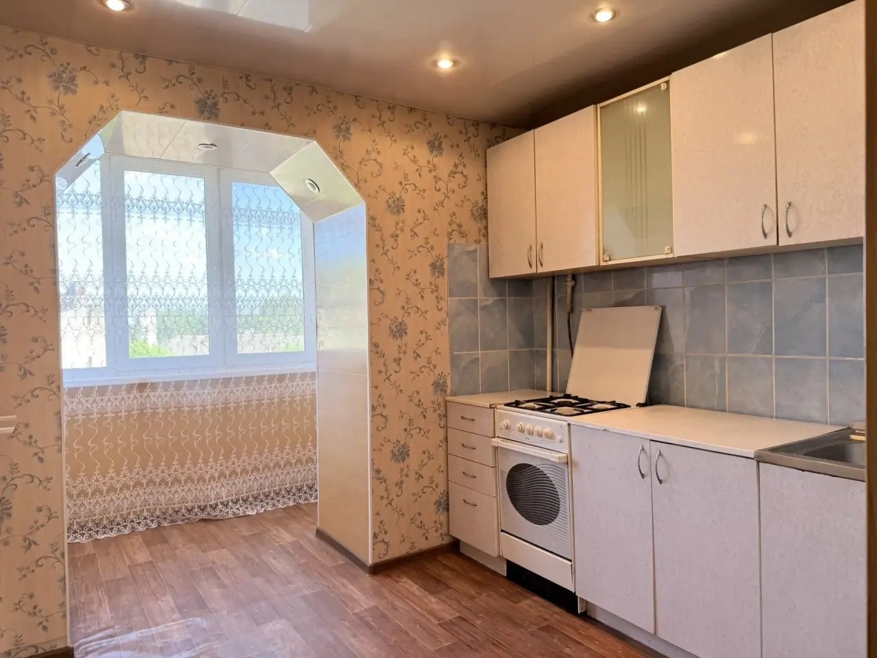 Отличное предложение для взрослой семьи!
В продаже 2-к квартира S=47.8m2 5/5эт г.Лысково Нижегородская обл ул.Строителей,3/1

▫️Квартира с замечательной планировкой:
- изолированные комнаты с окнами на обе стороны дома
- угловая комната утеплена 
- просторный хол
- кухня 10m2 , совмещена с лоджией, 