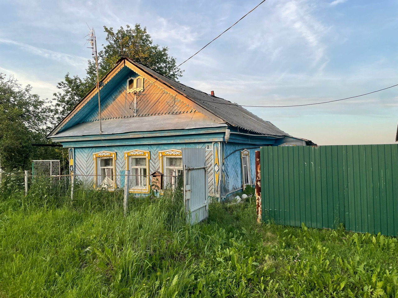 Продается просторный участок 30 соток с домом 45 м². Идеальное место для реализации вашего проекта
Адрес: Новониколаевка, 28
Главные преимущества:

• Коммуникации: Газ заведен на участок, имеется собственная скважина.

• Площадь: 30 соток земли — хватит на всё.

• Постройки: Есть дом (45 м²) для вре