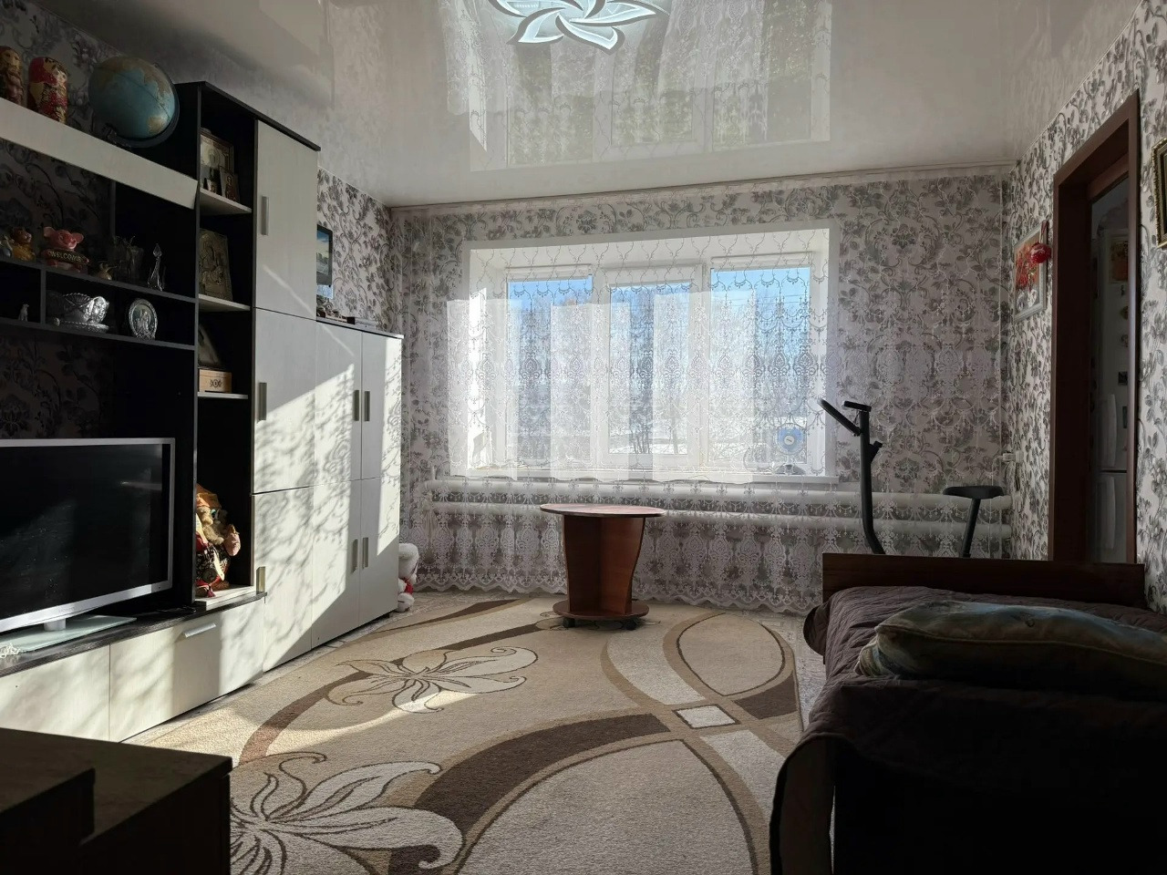 Отличное предложение для молодой семьи!

В продаже 2-к квартира, S=37,5 м², 2/2 этаж, г.Лысково, ул.Казанская,18.

▫️ Кухня объединена с комнатой — кухня-гостиная и отдельная комната.
▫️ Индивидуальное газовое отопление, котёл BAXI (Италия) — комфорт собственного дома в городской квартире.
▫️ Окна в